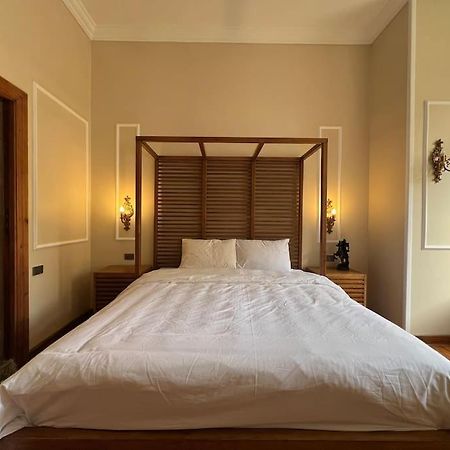 Authentic 3Br Apartment In Downtown, Кайро Екстериор снимка