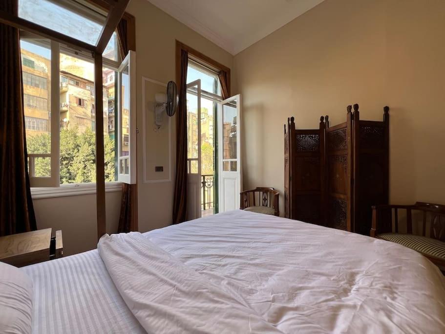 Authentic 3Br Apartment In Downtown, Кайро Екстериор снимка